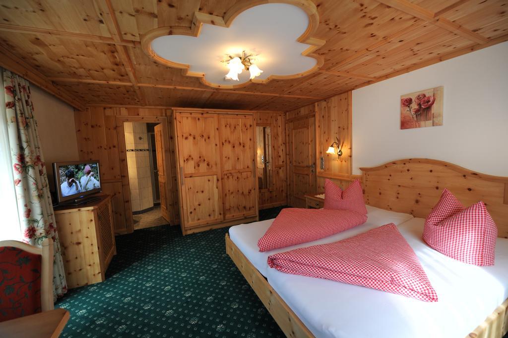 Hotel Garni Landhaus Platzer Zell am Ziller Bagian luar foto