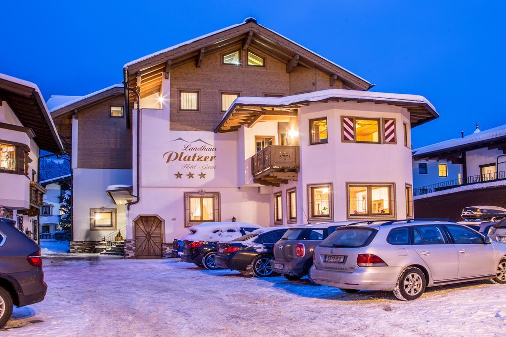 Hotel Garni Landhaus Platzer Zell am Ziller Bagian luar foto