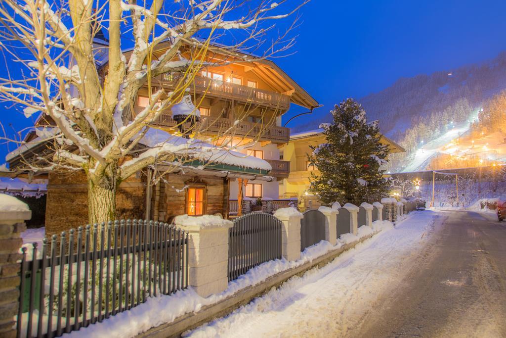 Hotel Garni Landhaus Platzer Zell am Ziller Bagian luar foto